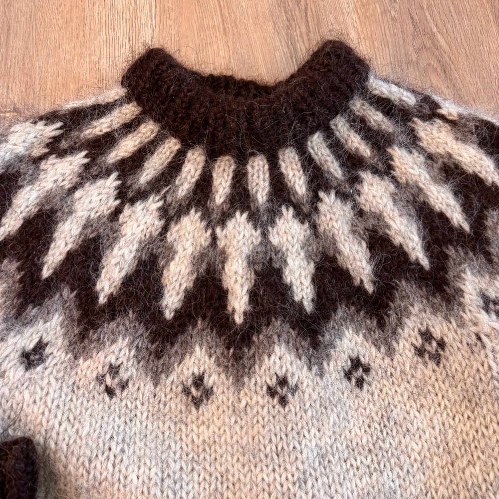 Fair Isle Icelandic Sweater. Authentic. All wool. - Picture 6 of 9